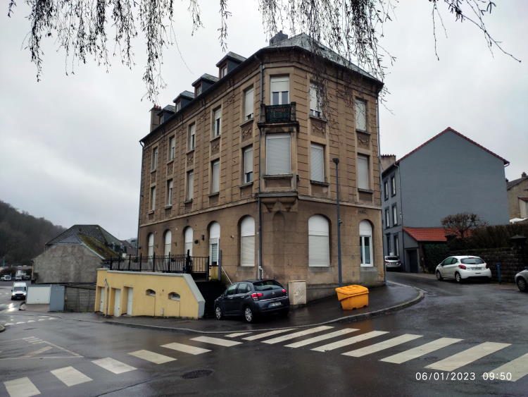 Appartement 2 pièces rénové avec garage 1 voiture